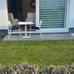 Met Tuintje Nabij Hond Welkom *