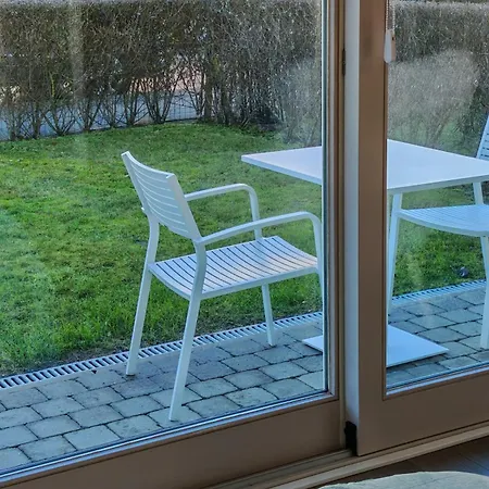 Met Tuintje Nabij Hond Welkom